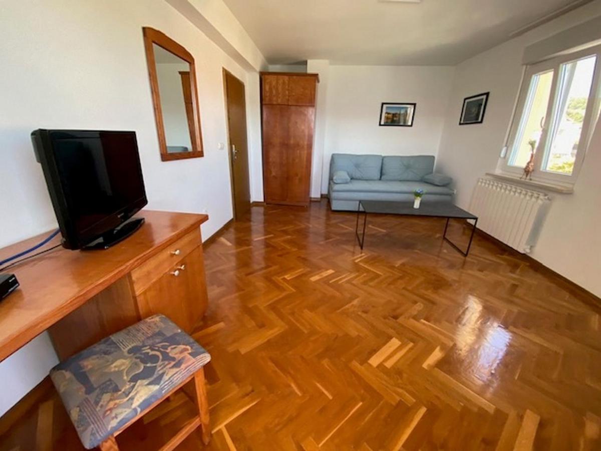 Apartments By The Sea Slatine, Ciovo - 1139 Exterior foto